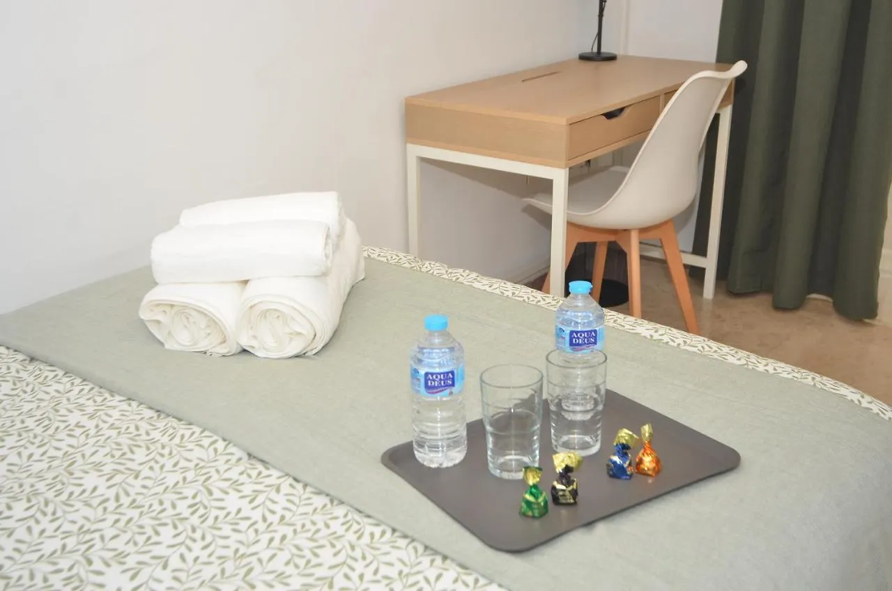 Guest house Alojamiento Azahara Malaga