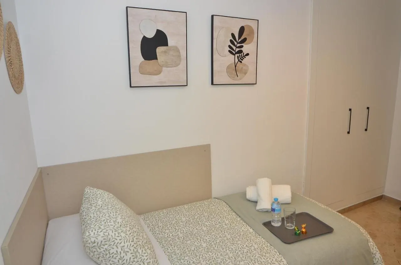 Guest house Alojamiento Azahara Malaga